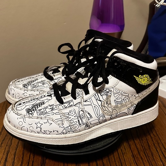 Nike Air Jordan Other - Nike Air Jordan 1 Mid SE DIY limited edition Scribble Youth 6
